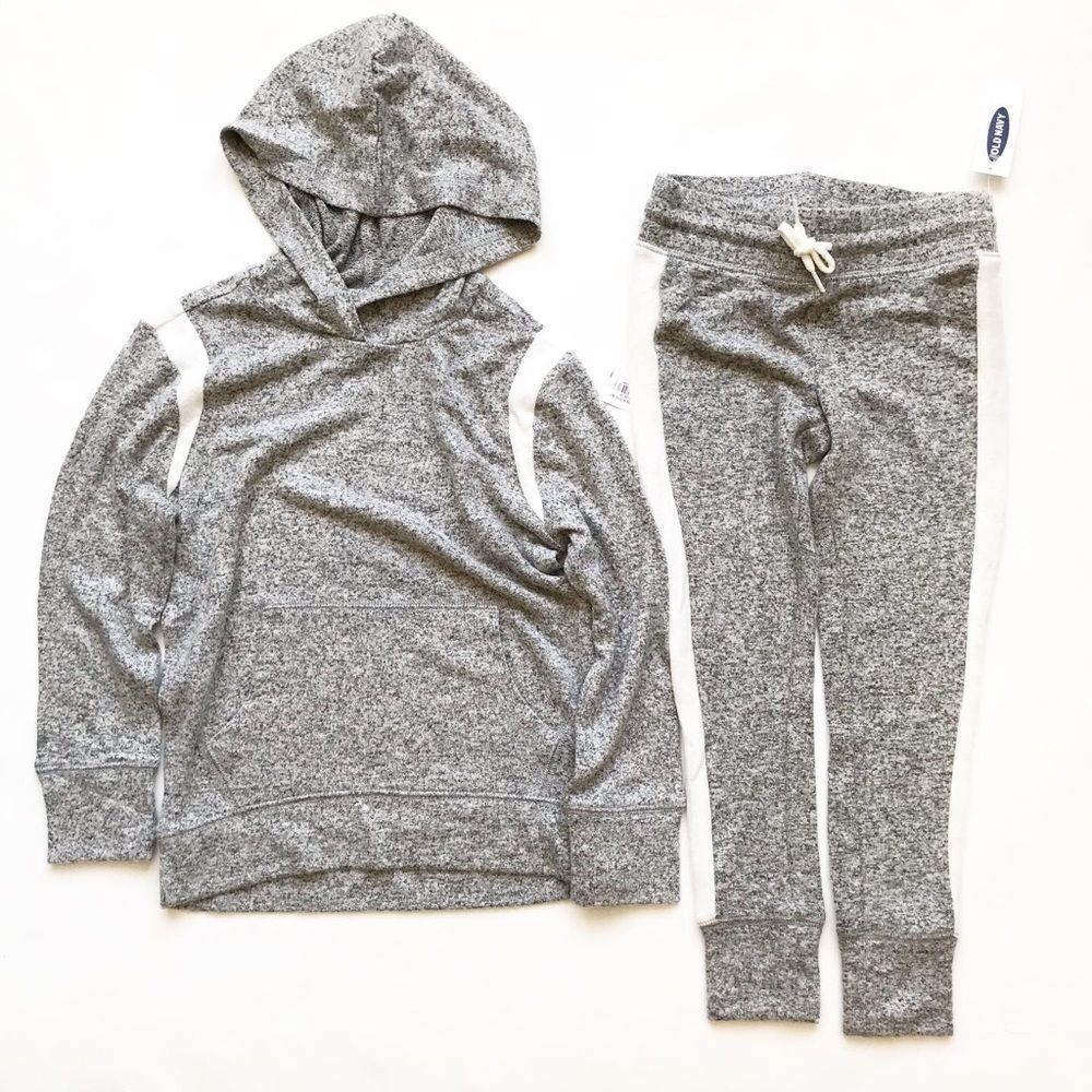 Old Navy NWT plush hoodie/jogger set XS(5T)/S(6Y)